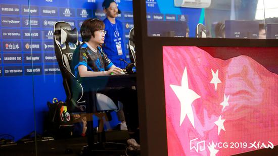 谁报名了？中国女排主教练人选引发讨论，网友仍怀念“郎平时代”.