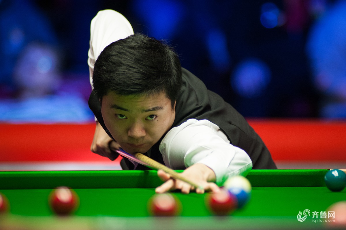 等待球队完 等待球队完